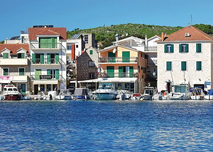 Appartement Beautiful In With Wifi - Csv361 Vodice